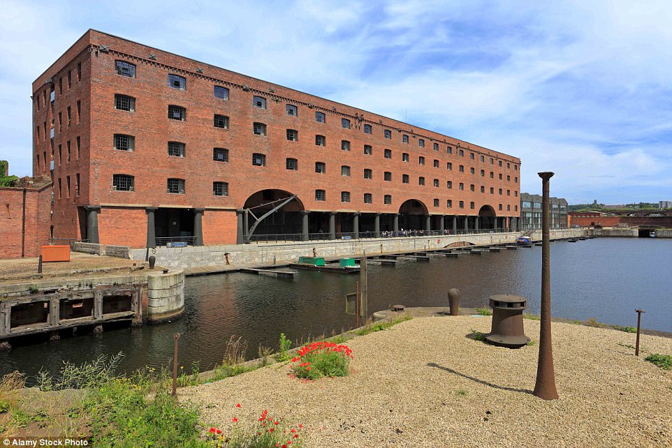 Đi chơi Anh quốc nhớ đến các nơi quay phim Batman, Wonder Woman, Fast & Furious... - Ảnh 5. Đi chơi Anh quốc nhớ đến các nơi quay phim Batman, Wonder Woman, Fast & Furious...