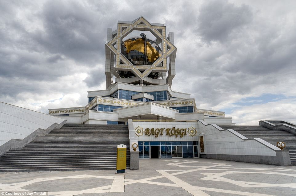 Ghé thăm đất nước bí ẩn Turkmenistan - Ảnh 3. Ghé thăm đất nước bí ẩn Turkmenistan