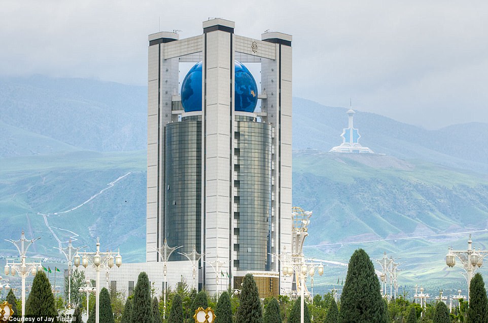 Ghé thăm đất nước bí ẩn Turkmenistan - Ảnh 2. Ghé thăm đất nước bí ẩn Turkmenistan