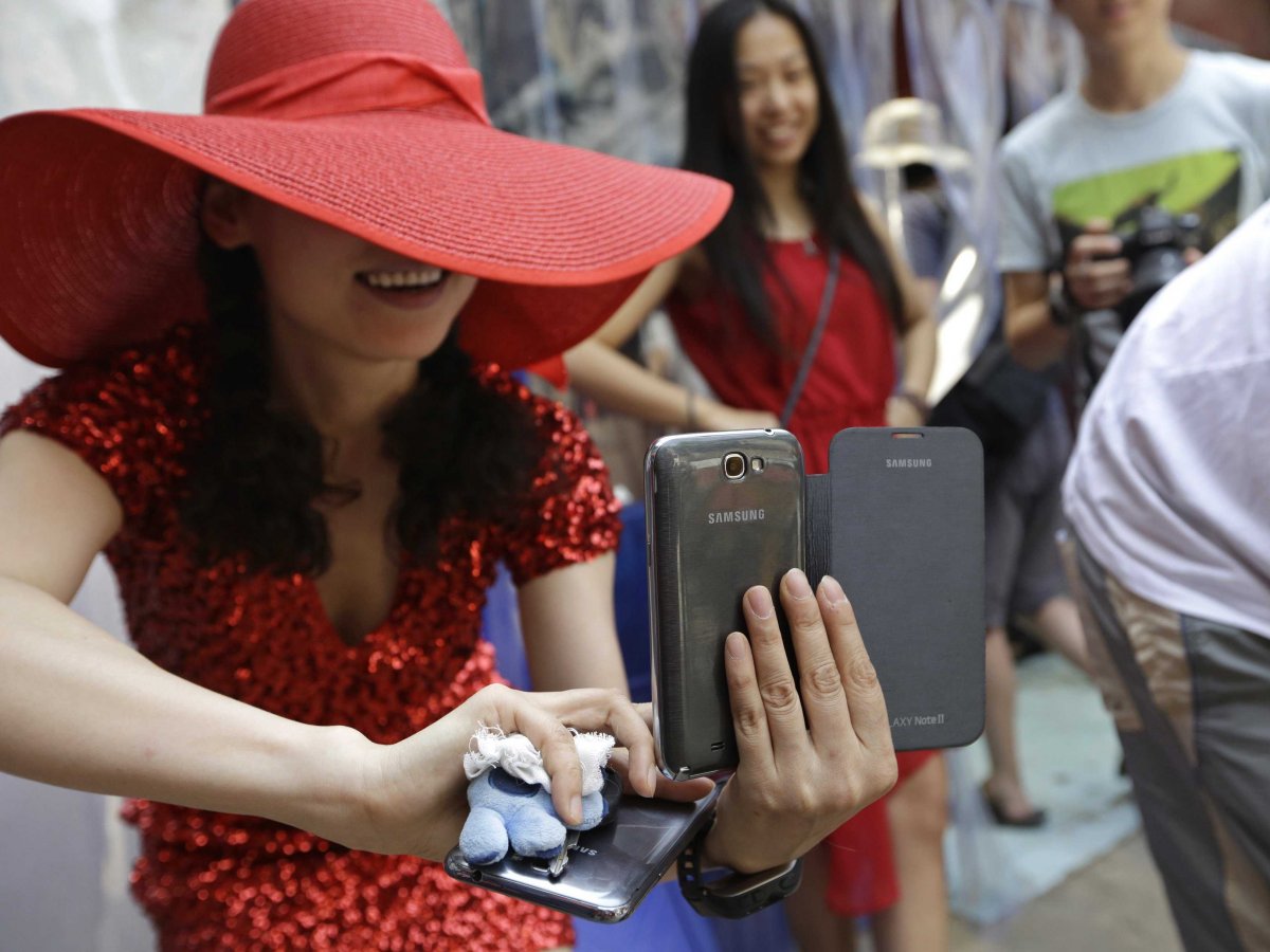 Làm sao để ‘cai nghiện’ điện thoại? - Ảnh 1.