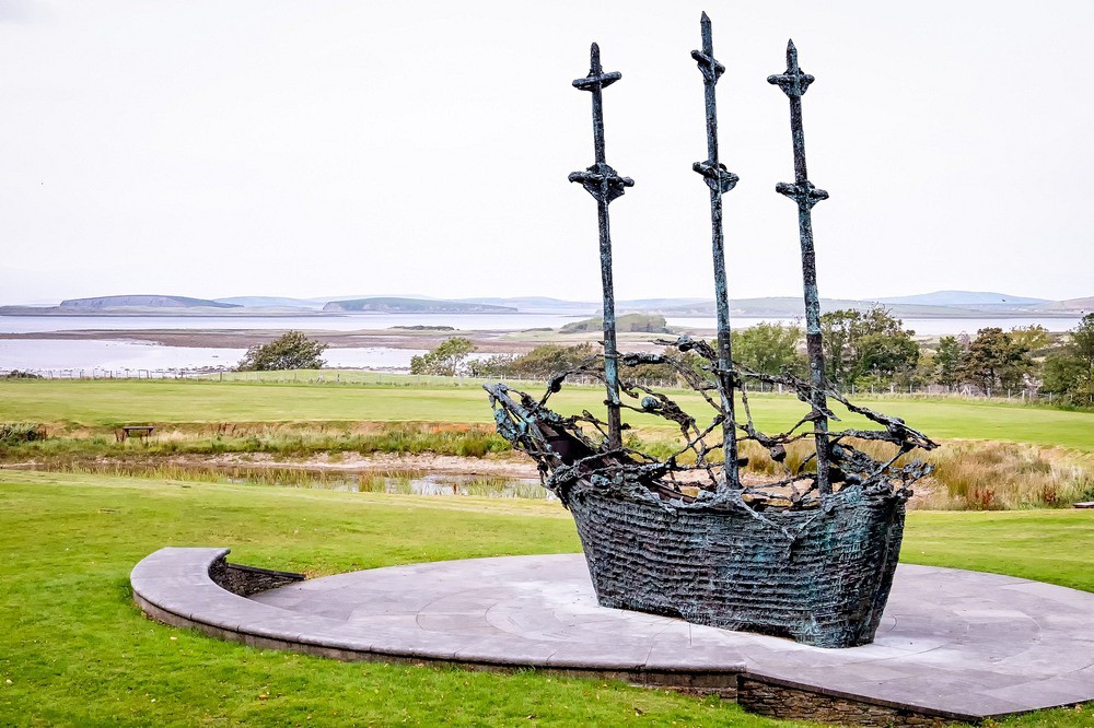 Những chiếc quan tài vượt đại dương tìm sự sống - Ảnh 1. Những chiếc 'quan tài' vượt đại dương tìm sự sống