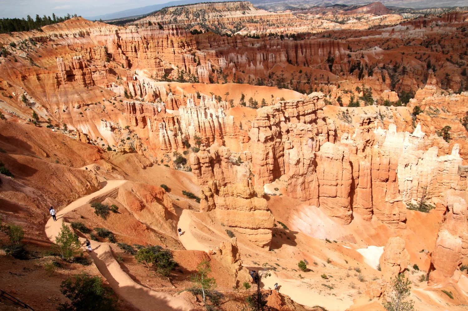 Màu sắc kỳ ảo ở công viên quốc gia Bryce - Ảnh 1. Màu sắc kỳ ảo ở công viên quốc gia Bryce