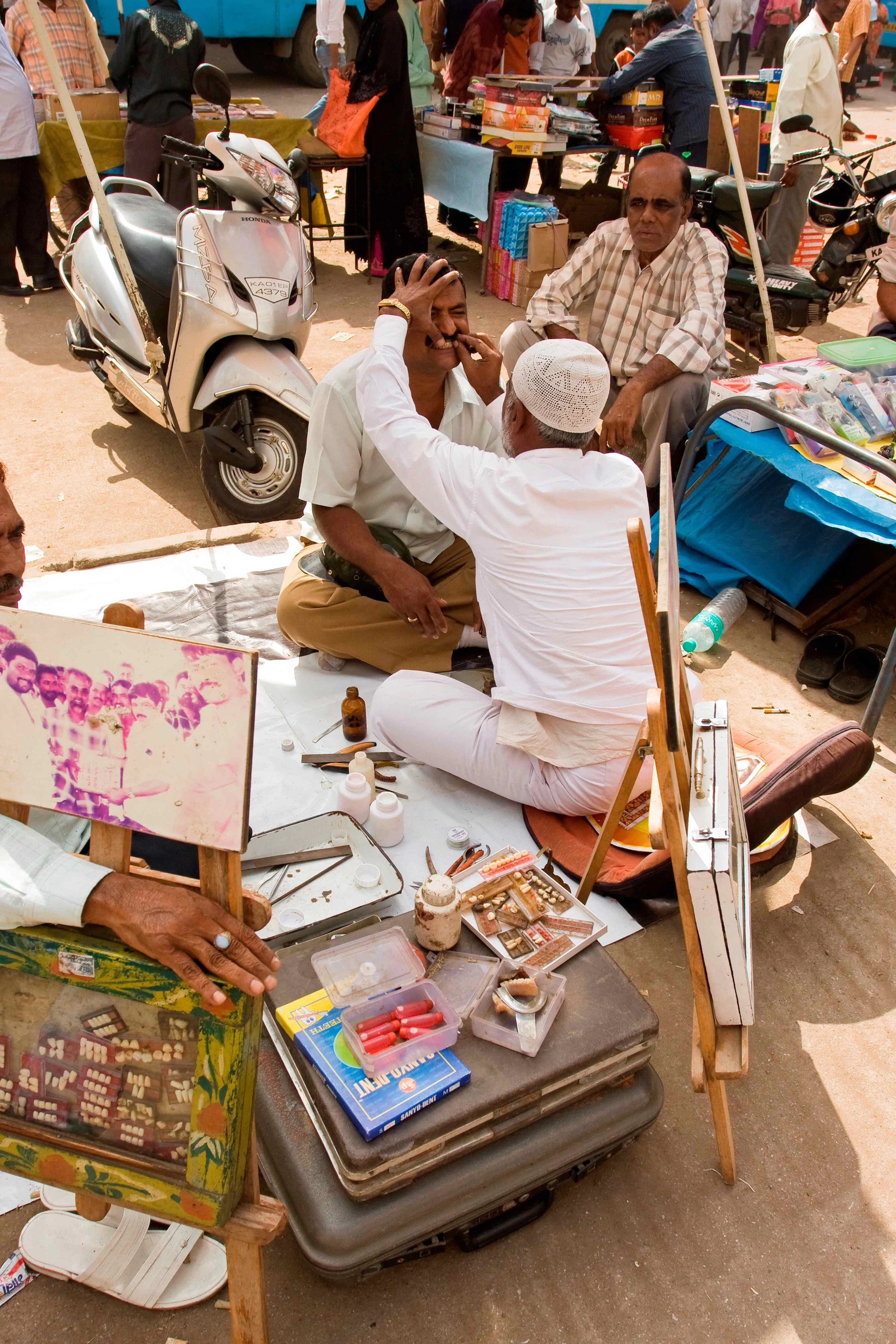 Đi Ấn Độ xem nhổ răng ngoài vỉa hè - Ảnh 9. Đi Ấn Độ xem nhổ răng ngoài vỉa hè