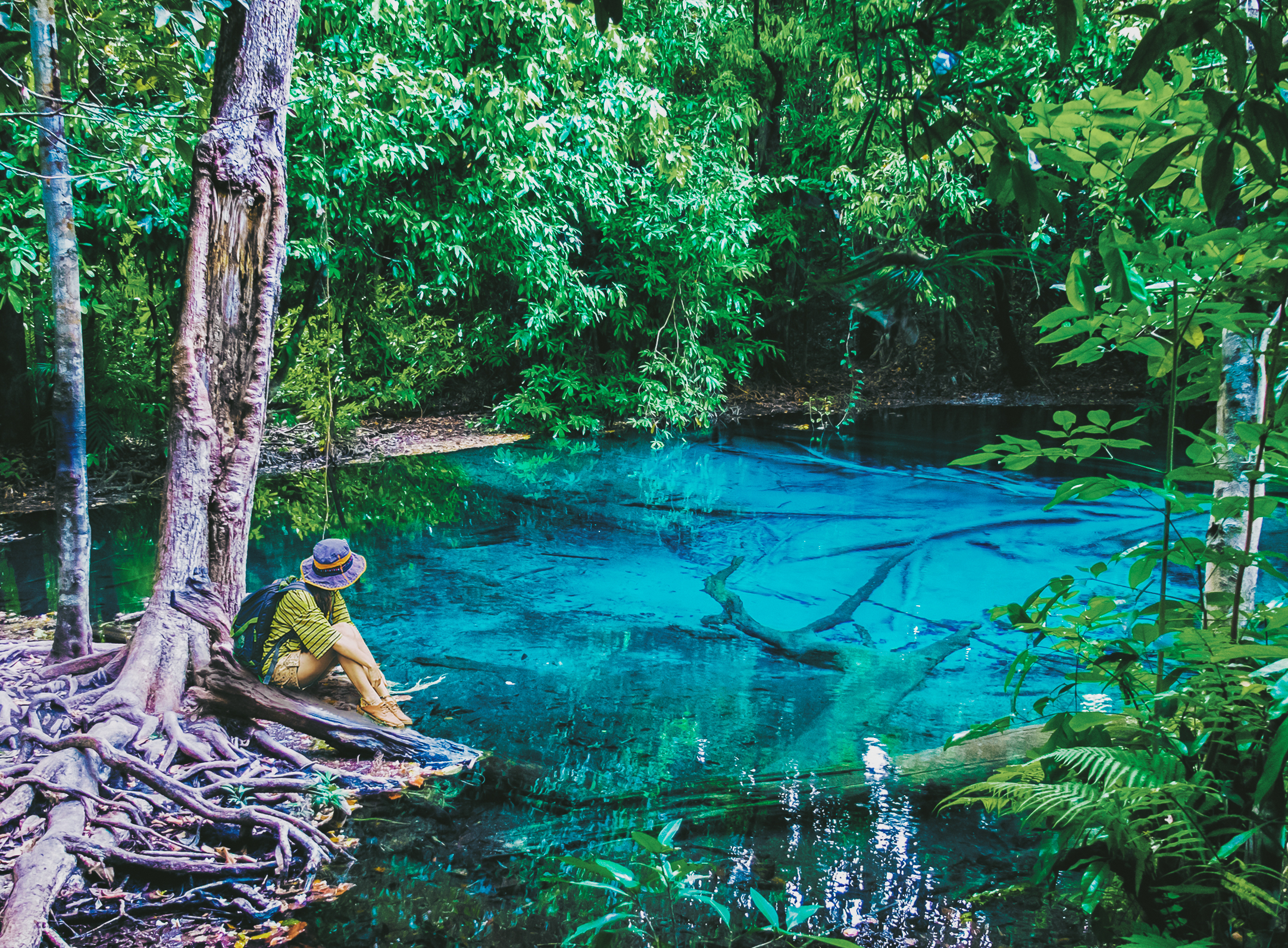 Đắm mình nơi hồ nước thần tiên ở Khlong Thom - Ảnh 6.
