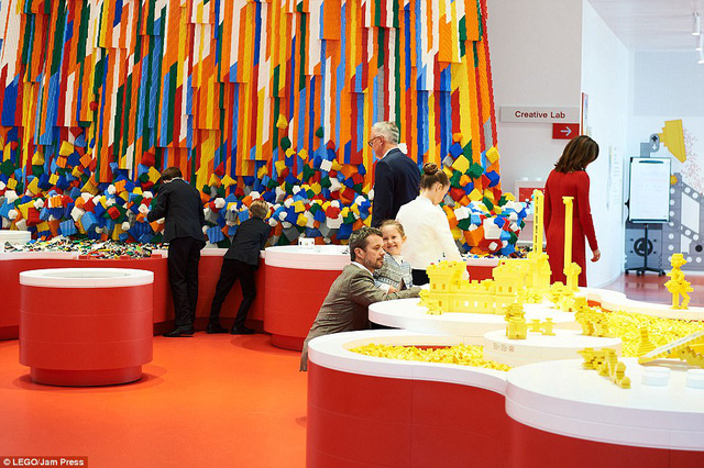 Ghé thăm ngôi nhà Lego với 25 triệu mảnh xếp hình - Ảnh 2. Ghé thăm ngôi nhà Lego với 25 triệu mảnh xếp hình - Ảnh 2.