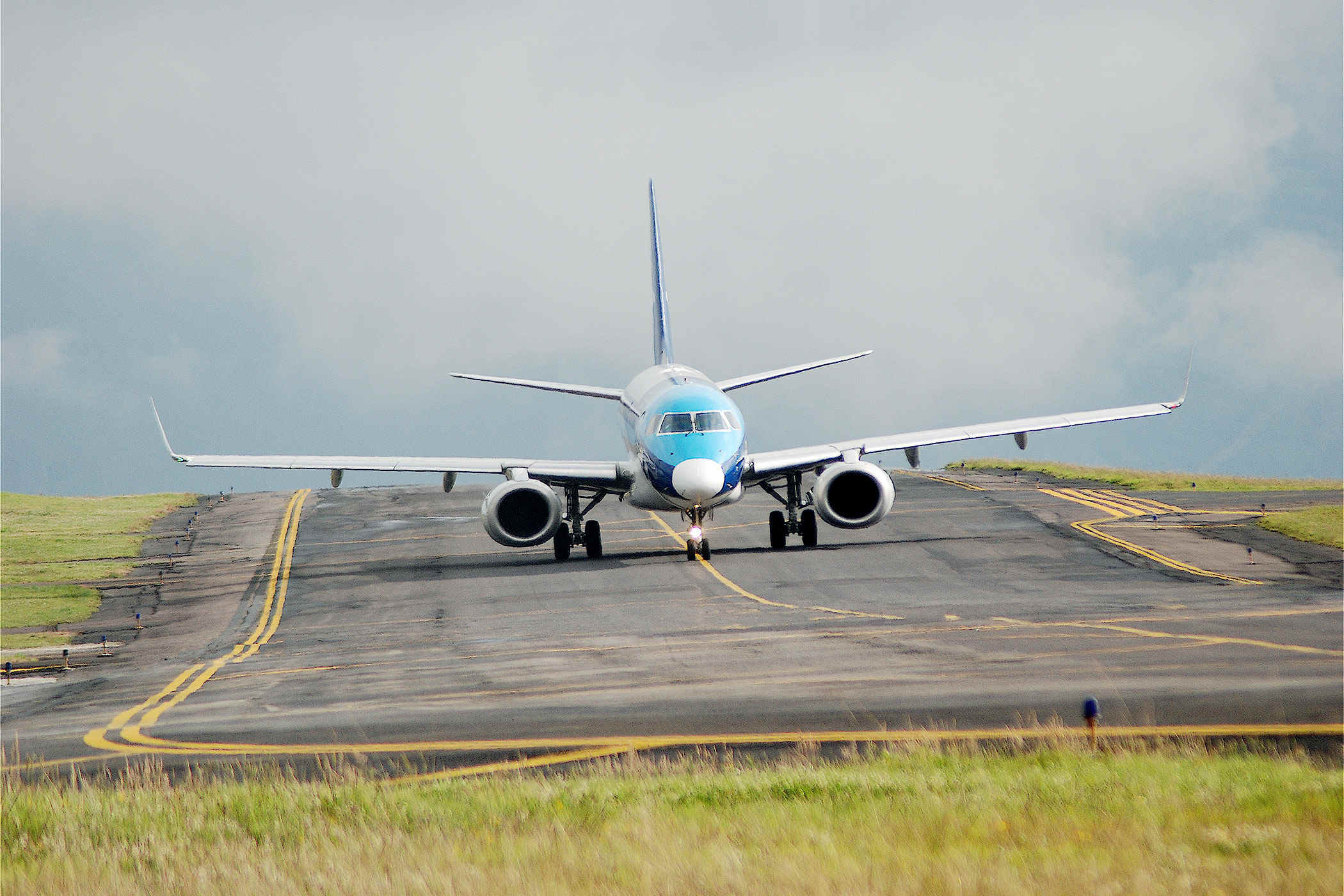 8 sân bay khiến du khách vừa thích thú vừa sống trong sợ hãi - Ảnh 8. 8 sân bay khiến du khách vừa thích thú vừa 'sống trong sợ hãi'