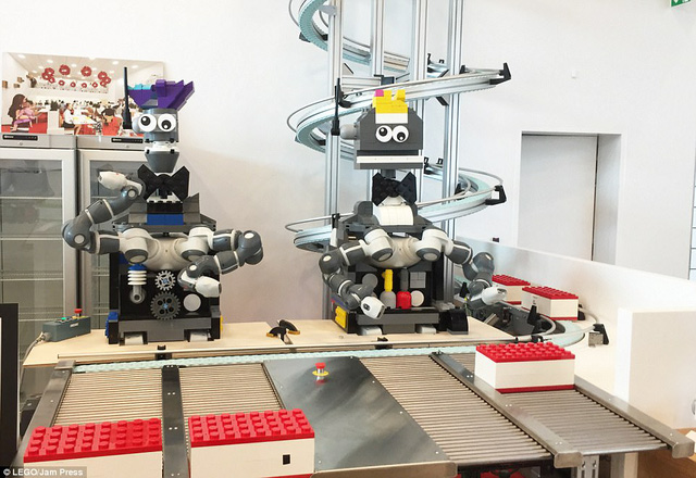 Ghé thăm ngôi nhà Lego với 25 triệu mảnh xếp hình - Ảnh 8. Ghé thăm ngôi nhà Lego với 25 triệu mảnh xếp hình - Ảnh 8.
