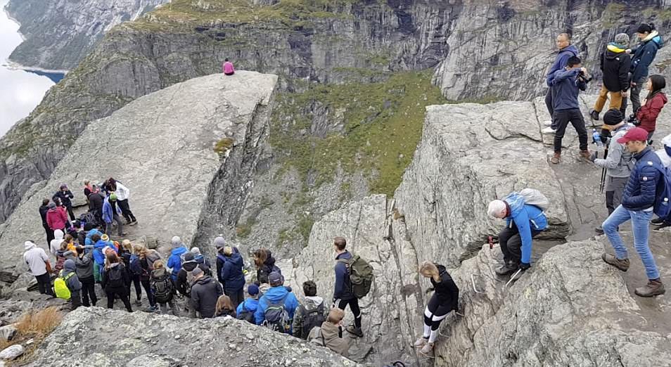 Nhọc nhằn để có ảnh triệu like tại mỏm Lưỡi Quỷ Trolltunga - Ảnh 2. Nhọc nhằn để có ảnh 'triệu like' tại mỏm Lưỡi Quỷ Trolltunga