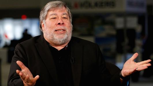 Nhà đồng sáng lập Apple Steve Wozniak sẽ không mua ngay iPhone X - Ảnh 1. Nhà đồng sáng lập Apple Steve Wozniak sẽ không mua ngay iPhone X - Ảnh 1.