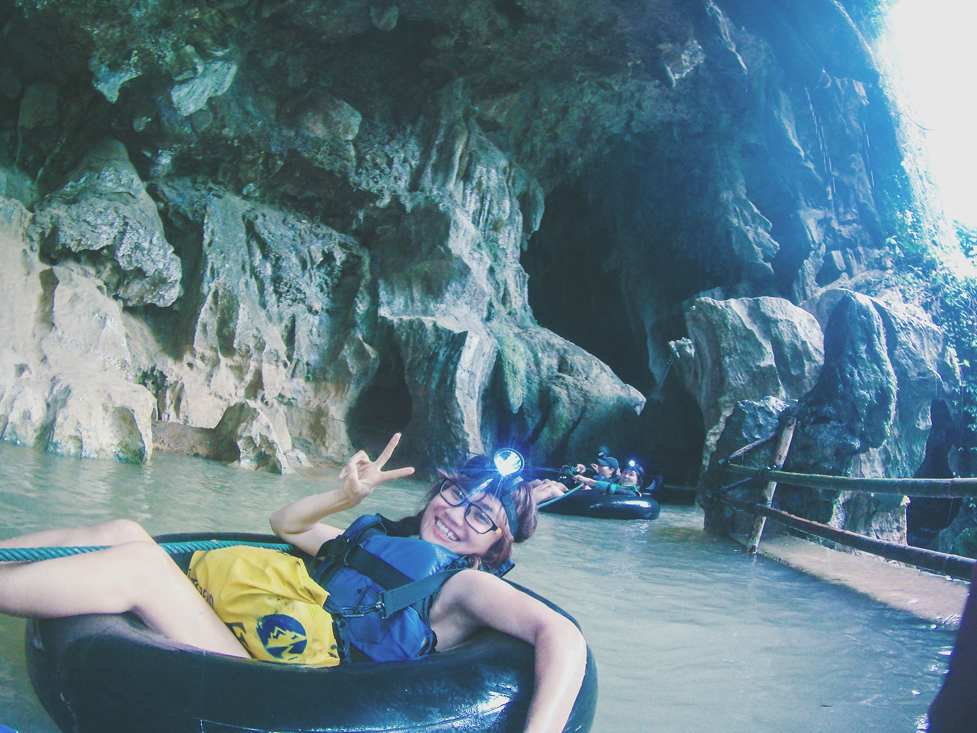 Rong chơi như Tarzan ở Vang Vieng - Ảnh 1. Rong chơi như Tarzan ở Vang Vieng