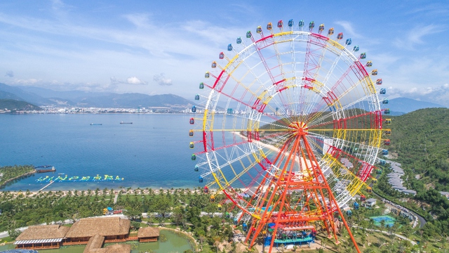 Vinpearl Sky Wheel: kỷ lục mới tại Vinpearl Land Nha Trang - Ảnh 2. Vinpearl Sky Wheel: kỷ lục mới tại Vinpearl Land Nha Trang - Ảnh 2.