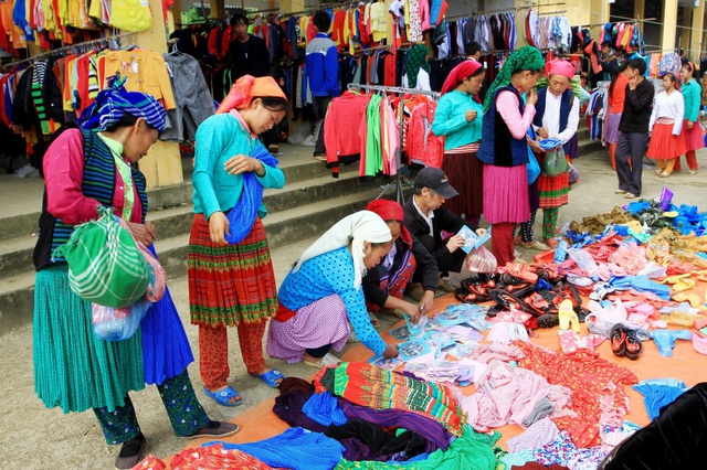 Du ngoạn Hà Giang, ngắm đồng bào đi chợ vùng cao - Ảnh 11. Du ngoạn Hà Giang, ngắm đồng bào đi chợ vùng cao - Ảnh 11.