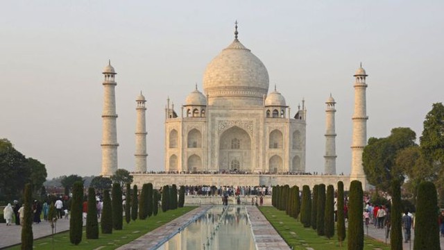 Taj Mahal bị bỏ khỏi sách du lịch bang Uttar Pradesh - Ảnh 1. Taj Mahal bị bỏ khỏi sách du lịch bang Uttar Pradesh - Ảnh 1.