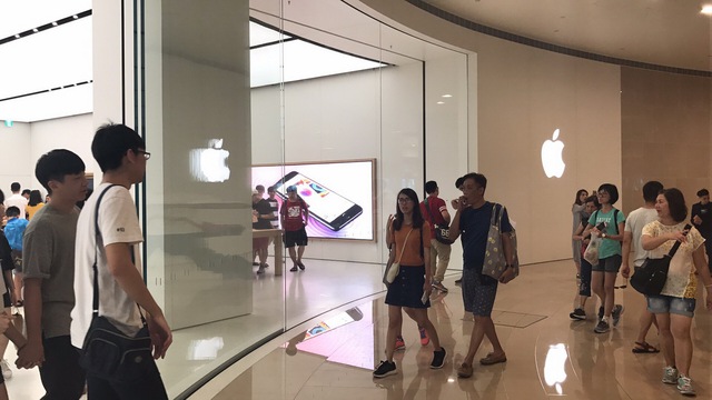 Bên trong cửa hàng Apple mới nhất có gì? - Ảnh 1. Bên trong cửa hàng Apple mới nhất có gì? - Ảnh 1.