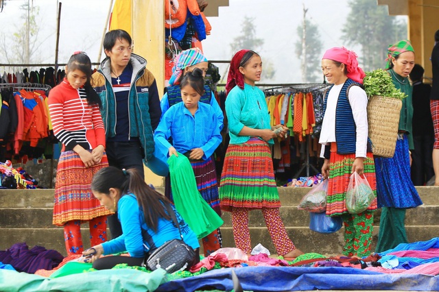 Du ngoạn Hà Giang, ngắm đồng bào đi chợ vùng cao - Ảnh 7. Du ngoạn Hà Giang, ngắm đồng bào đi chợ vùng cao - Ảnh 7.