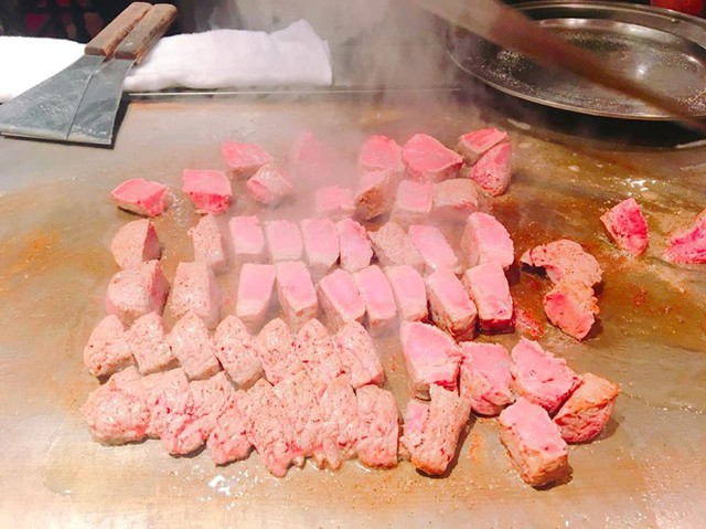 Nhớ ăn bò Kobe nghe, không thì phí cả chuyến đi Nhật Bản - Ảnh 3.
