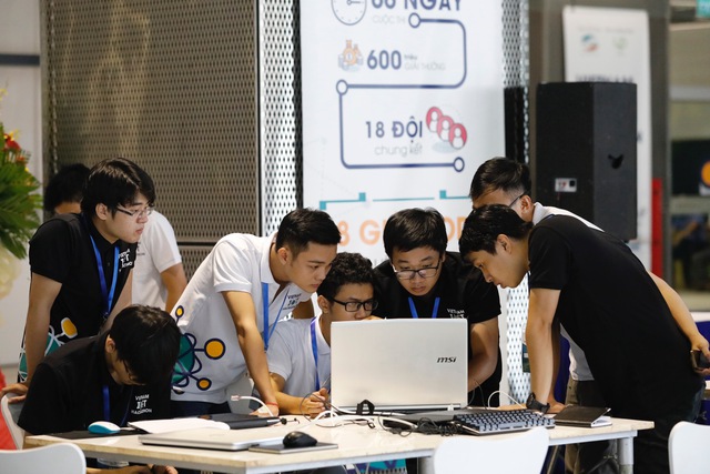 ĐH Lạc Hồng vô địch cuộc thi Việt Nam IoT Hackerthon - Ảnh 1. ĐH Lạc Hồng vô địch cuộc thi Việt Nam IoT Hackerthon - Ảnh 1.