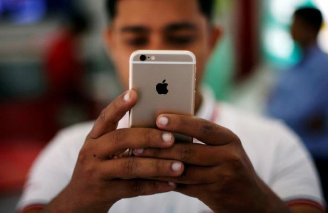 Apple thử nghiệm công nghệ nhận diện 3-D mở khóa iPhone - Ảnh 1. Apple thử nghiệm công nghệ nhận diện 3-D mở khóa iPhone - Ảnh 1.