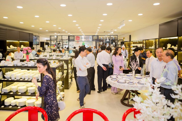 Gốm sứ Minh Long có thêm showroom mới tại TP.HCM - Ảnh 2. Gốm sứ Minh Long có thêm showroom mới tại TP.HCM - Ảnh 2.