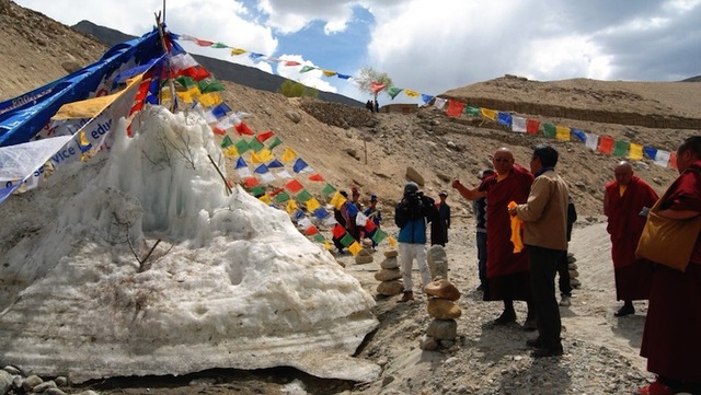 Tháp băng nhân tạo cấp nước sạch trên đỉnh Himalayas - Ảnh 1. Tháp băng nhân tạo cấp nước sạch trên đỉnh Himalayas - Ảnh 1.