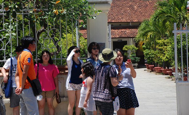 Sôi động tour du lịch, vé máy bay 0 đồng dịp cuối năm - Ảnh 1.
