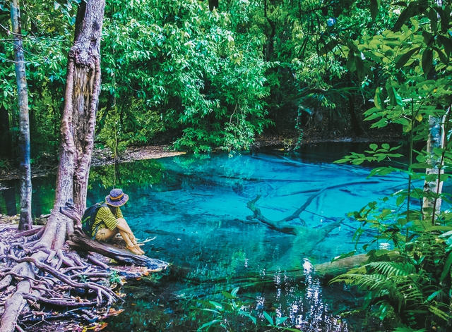 Đắm mình nơi hồ nước thần tiên ở Khlong Thom - Ảnh 6. Đắm mình nơi hồ nước thần tiên ở Khlong Thom - Ảnh 6.