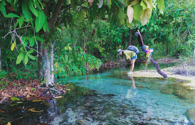 Đắm mình nơi hồ nước thần tiên ở Khlong Thom - Ảnh 5. Đắm mình nơi hồ nước thần tiên ở Khlong Thom - Ảnh 5.