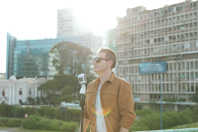 Du ngoạn cùng Kyo York qua MV Sài Gòn đẹp lắm - Ảnh 4. Du ngoạn cùng Kyo York qua MV Sài Gòn đẹp lắm - Ảnh 4.