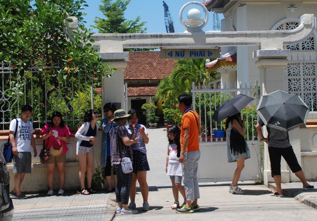 Tour 0 đồng làm ảnh hưởng xấu môi trường du lịch - Ảnh 1. Tour 0 đồng làm ảnh hưởng xấu môi trường du lịch - Ảnh 1.