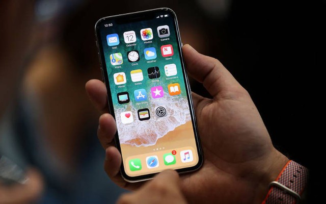 Nhà sản xuất iPhone X bị cáo buộc ép học sinh làm việc 11 giờ/ngày - Ảnh 2. Nhà sản xuất iPhone X bị cáo buộc ép học sinh làm việc 11 giờ/ngày - Ảnh 2.