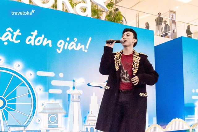 Soobin Hoàng Sơn hát hết mình tại sự kiện du lịch Traveloka - Ảnh 1. Soobin Hoàng Sơn hát hết mình tại sự kiện du lịch Traveloka - Ảnh 1.