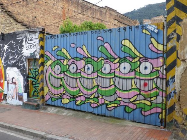 Đường phố Bogotá thu hút du khách nhờ Graffiti - Ảnh 9. Đường phố Bogotá thu hút du khách nhờ Graffiti - Ảnh 9.