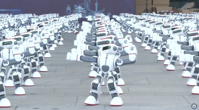 Màn khiêu vũ ấn tượng của 1.069 robot - Ảnh 3.