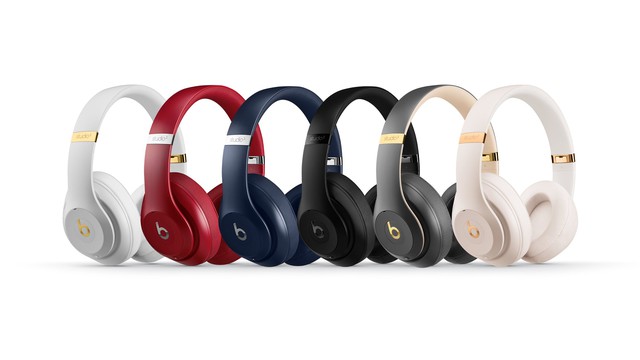 
                    Apple ra mắt tai nghe không dây khử tiếng ồn giá 350 USD
                