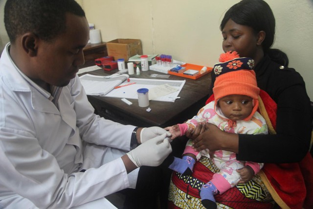Tanzania dùng máy bay không người lái vận chuyển thuốc men - Ảnh 2. Tanzania dùng máy bay không người lái vận chuyển thuốc men - Ảnh 2.