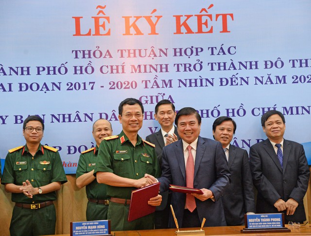 TP.HCM hợp tác với Viettel xây dựng thành phố thông minh - Ảnh 1. TP.HCM hợp tác với Viettel xây dựng thành phố thông minh - Ảnh 1.