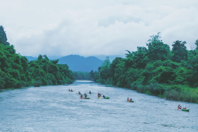 Rong chơi như Tarzan ở Vang Vieng - Ảnh 5. Rong chơi như Tarzan ở Vang Vieng - Ảnh 5.