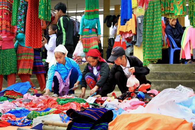 Du ngoạn Hà Giang, ngắm đồng bào đi chợ vùng cao - Ảnh 9. Du ngoạn Hà Giang, ngắm đồng bào đi chợ vùng cao - Ảnh 9.