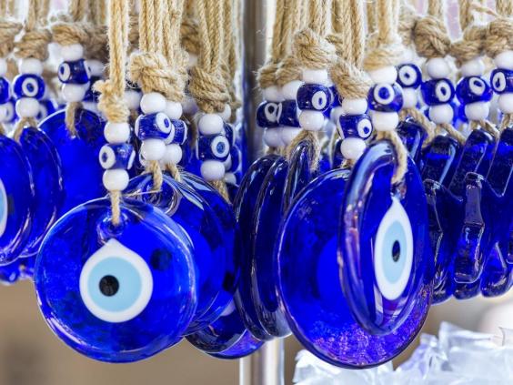 Đi châu Âu nên mua gì tặng bố, tặng bồ,  tặng bạn? (Phần 2) - Ảnh 2.