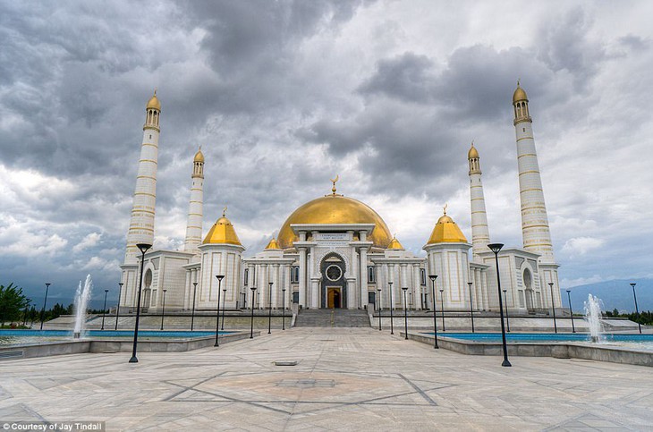 Ghé thăm đất nước bí ẩn Turkmenistan - Ảnh 1.