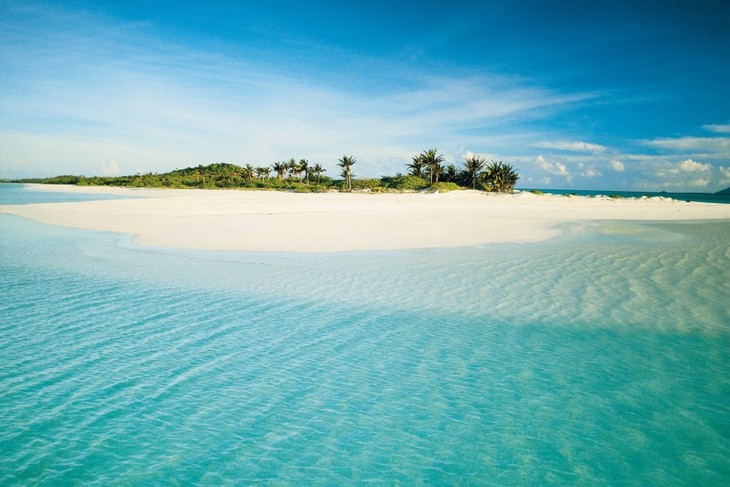10 bãi biển đẹp nhất thế giới chờ bạn đến tắm - Ảnh 1.