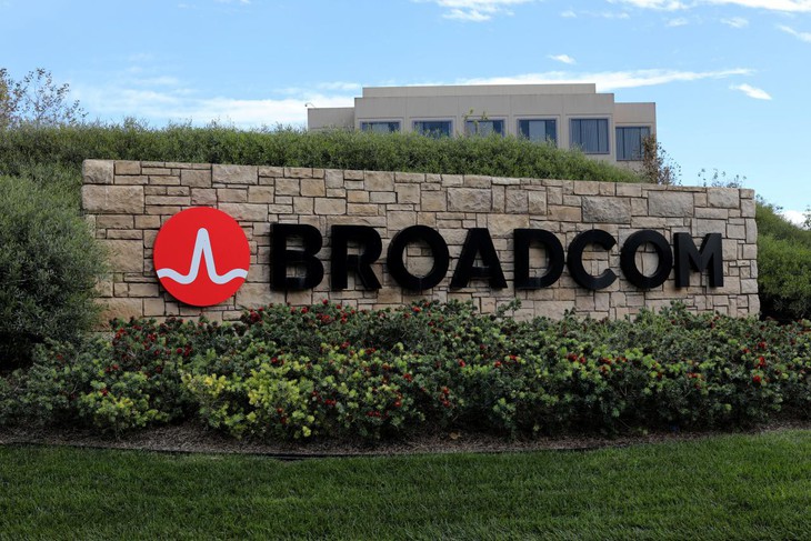 Broadcom chào mua Qualcomm với giá hơn 100 tỉ USD - Ảnh 1.