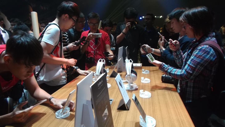 Asus ra mắt dòng smartphone mới cho người mê chụp ảnh - Ảnh 2.