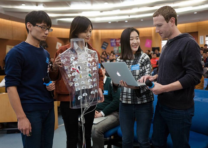 Tim Cook và Mark Zuckerberg gặp ông Tập Cận Bình tại Bắc Kinh - Ảnh 1.