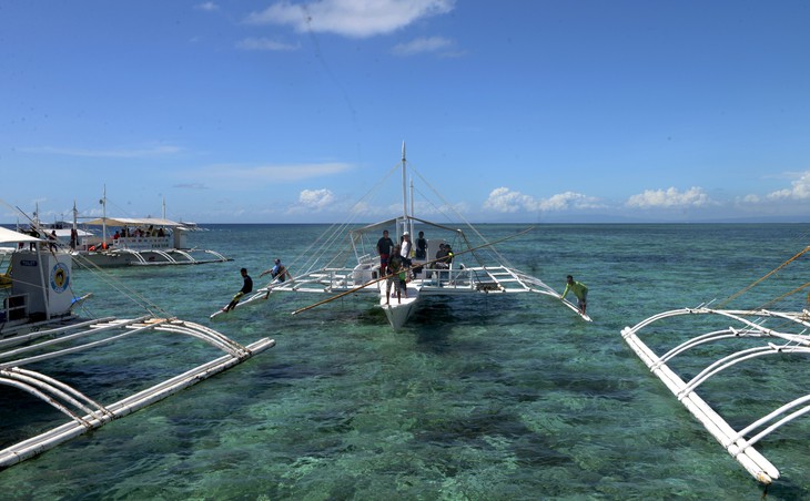 Bay đến Philippines tận hưởng biển xanh cát trắng ở Cebu - Ảnh 1.