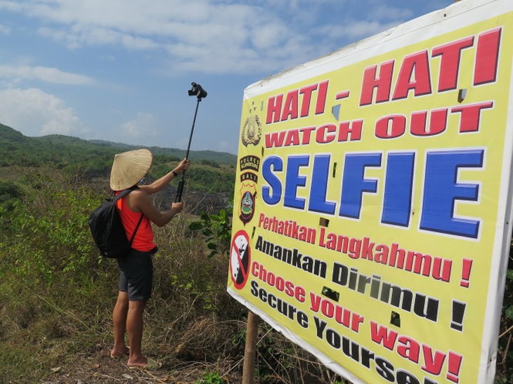 Đến Bali, chụp selfie đến chết - Ảnh 2.