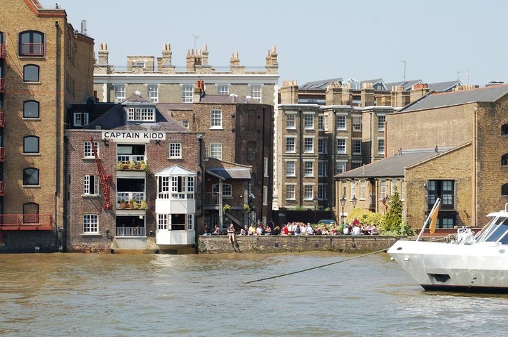 ‘Bến treo cổ’ bên bờ sông Thames - Ảnh 4.
